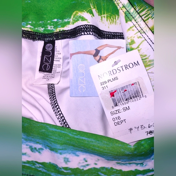 NWT Women's Onzie theonzie Graphic Legging Yoga Pants size S/M - Picture 7 of 9